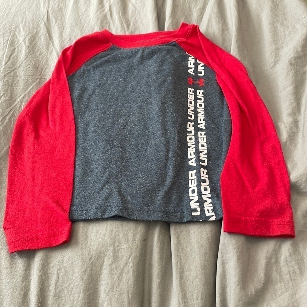 Under Armour toddler long sleeve cotton athletic T-shirt​​​​​​​​​​​